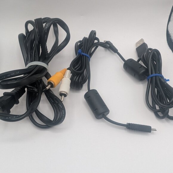 Olympus FE-220 7.1MP 3x Zoom Y2K Camera - TESTED - Picture 5 of 11